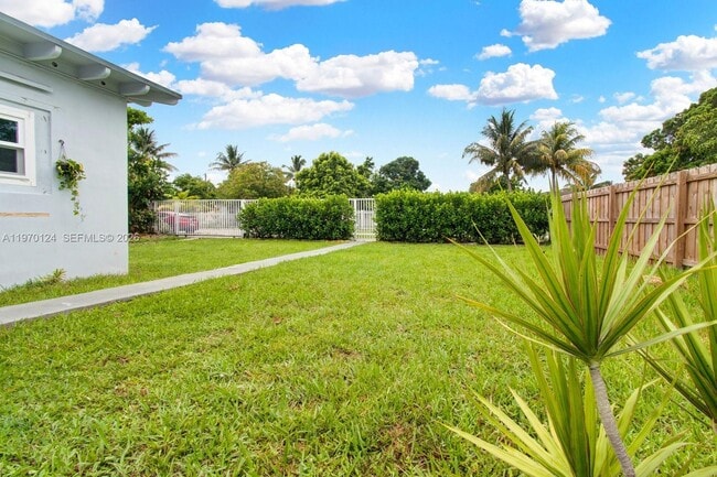 335 NW 109th St in Miami, FL - Building Photo - Building Photo