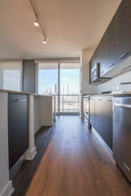 901 W Huron St, Unit #1115 in Chicago, IL - Foto de edificio - Building Photo