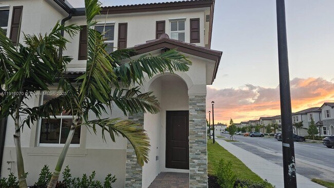 2618 SE 27th Ct in Homestead, FL - Building Photo - Building Photo