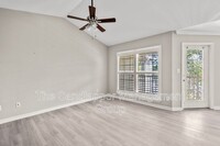 700 Daniel Ellis Dr in Charleston, SC - Building Photo - Building Photo