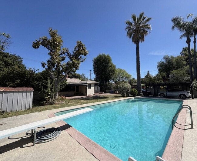 property at 13422 Oxnard St