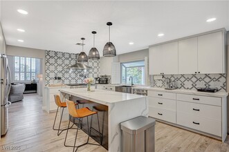 246 Windsong Dr in Henderson, NV - Building Photo - Building Photo