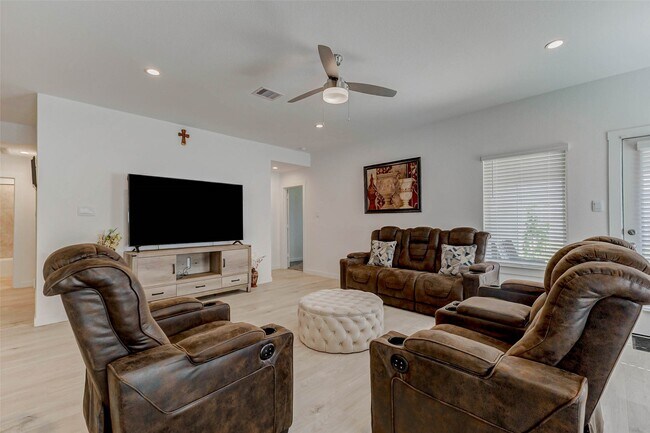 property at 3119 Langley Bnd Ln