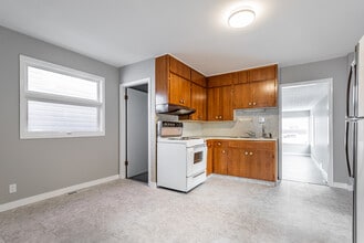 1738 Quebec St in Regina, SK - Building Photo - Building Photo