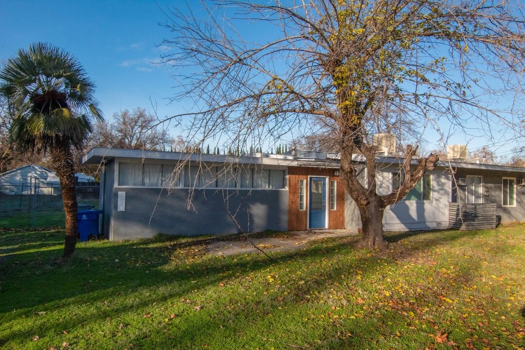 3428 Nicolet Ln in Redding, CA - Building Photo
