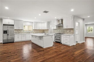 17814 Rhoda St in Los Angeles, CA - Building Photo - Building Photo