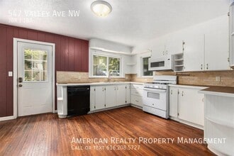 547 Valley Ave NW in Grand Rapids, MI - Building Photo - Building Photo