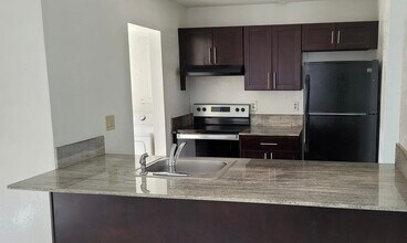 3760 Riverside Dr in Coral Springs, FL - Building Photo - Building Photo