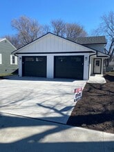 218 S Elmwood Ave in Sioux Falls, SD - Building Photo - Building Photo