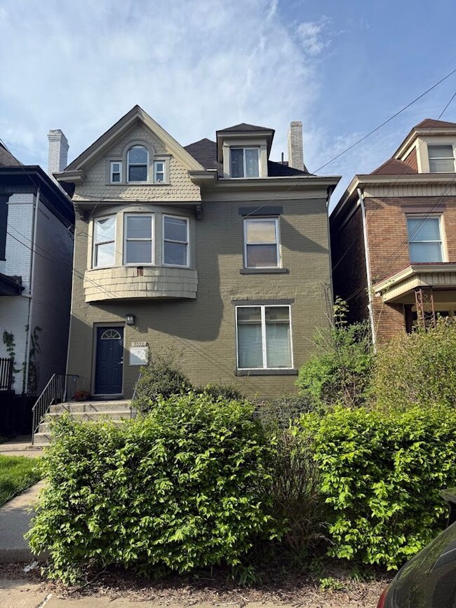 property at 5552 Avondale Pl
