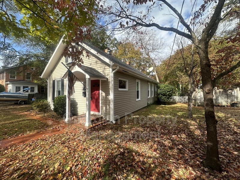 1010 Brook St in Fayetteville, NC - Building Photo