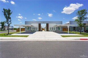 5601 Northwestern Ave in McAllen, TX - Building Photo