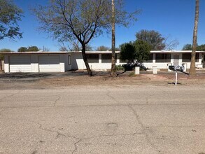 5400 W Calle Cayeus, Unit A in Tucson, AZ - Building Photo - Building Photo