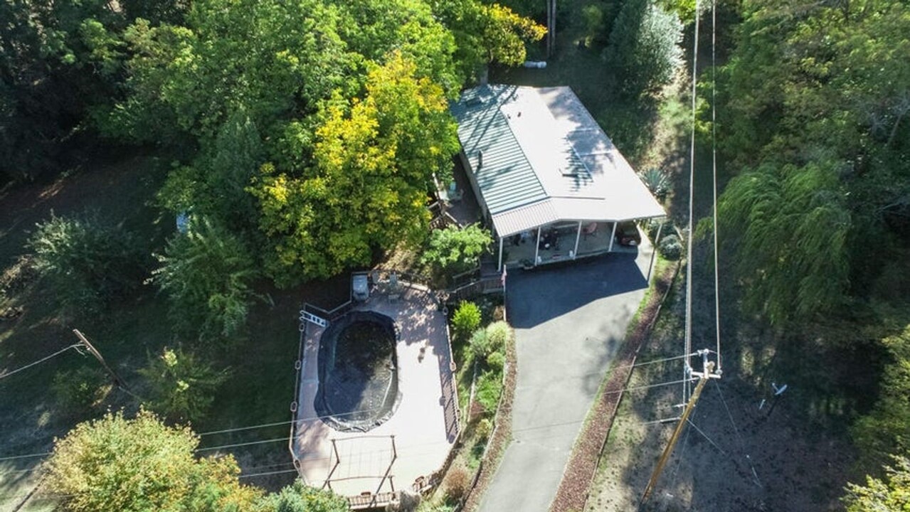 1910 CA-96 in Willow Creek, CA - Building Photo