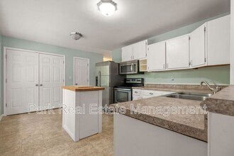 8907 Rollingwood Rd in Chapel Hill, NC - Building Photo - Building Photo