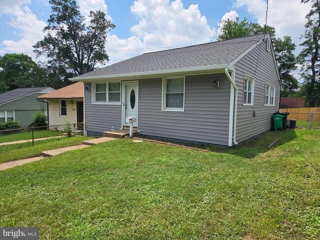 2212 Matthew Henson Ave in Hyattsville, MD - Foto de edificio - Building Photo