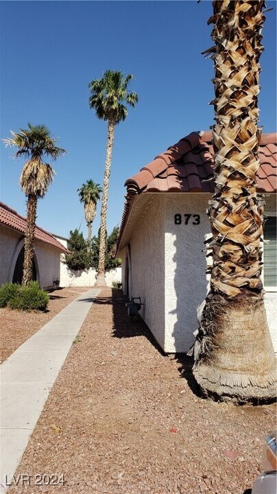 873 Mantis Way in Las Vegas, NV - Foto de edificio