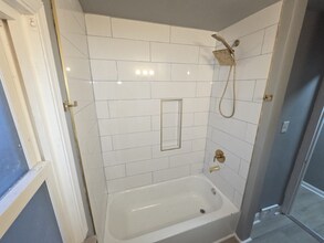 4493 Telhurst Rd in South Euclid, OH - Building Photo - Building Photo