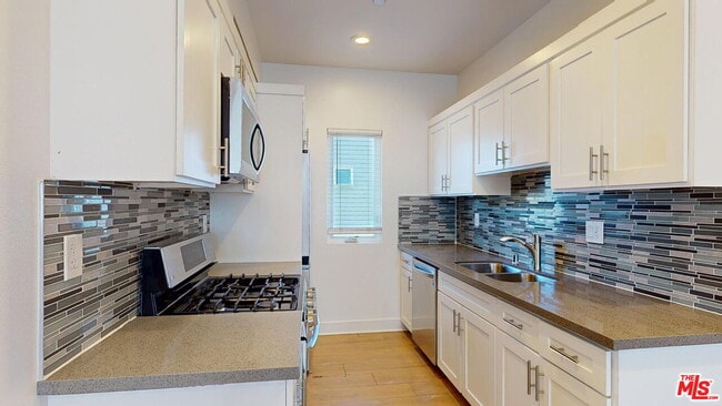 property at 146 1/2 Rosemont Ave