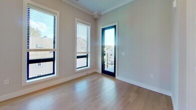 16 Highgate St, Unit #303 in Boston, MA - Building Photo - Building Photo