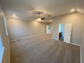 12404 Pinestraw Rd in Rhome, TX - Building Photo - Building Photo