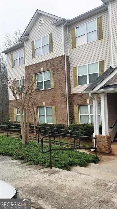 2302 Waldrop Pl in Decatur, GA - Foto de edificio