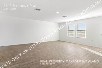 8703 Macdona Pl in San Antonio, TX - Building Photo - Building Photo