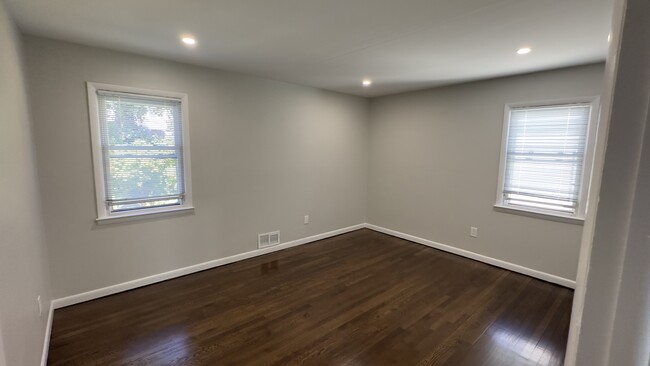 484 Main St, Unit 1 in Harrison, NY - Building Photo - Building Photo