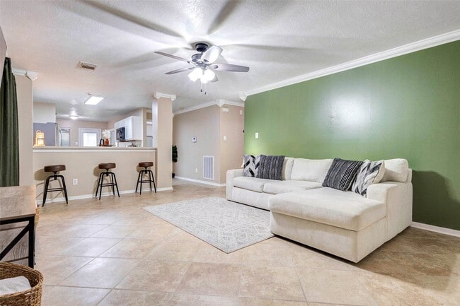 property at 822 Autumn Point Ln