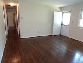 21 Harris Landing Rd in Hampton, VA - Building Photo - Building Photo