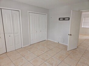 4590 SW 67th Ave in Miami, FL - Building Photo - Building Photo