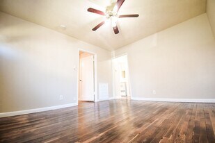 2121 N Kilpatrick St in Portland, OR - Building Photo