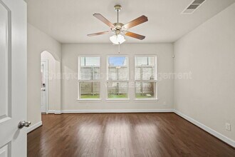 2025 Cambridge Heights Pl in Houston, TX - Building Photo - Building Photo