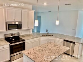 3330 Antilla Ct in Ft. Myers, FL - Building Photo - Building Photo