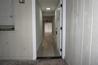 1917 Normal Park Dr in Huntsville, TX - Building Photo - Building Photo
