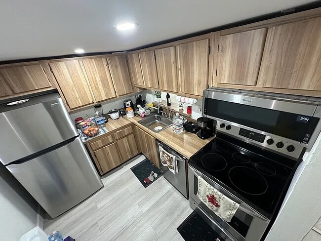 8600 SW 133rd Avenue Rd, Unit apartment in Miami, FL - Building Photo - Building Photo