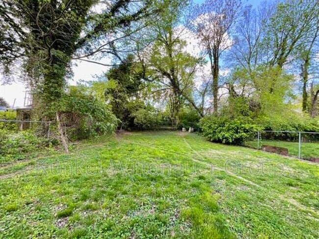 614 W Monroe St in Belleville, IL - Building Photo - Building Photo