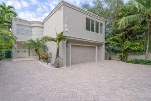 1769 Wa Kee Na Dr in Miami, FL - Building Photo