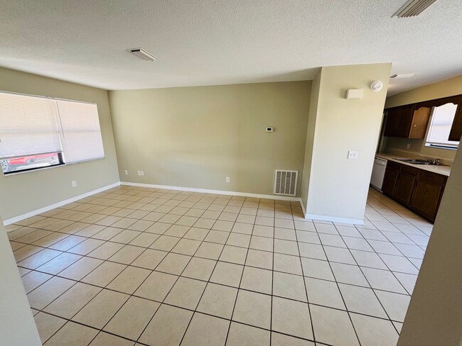 3851 NW Archer St, Unit 102 in Lake City, FL - Building Photo - Building Photo