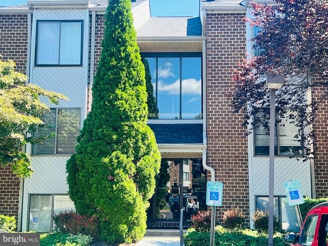 property at 5 Mullingar Ct