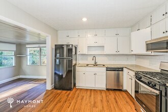 10268 Foxfire Terrace in Jonesboro, GA - Building Photo - Building Photo