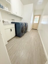 25446 Lane St in Loma Linda, CA - Foto de edificio - Building Photo