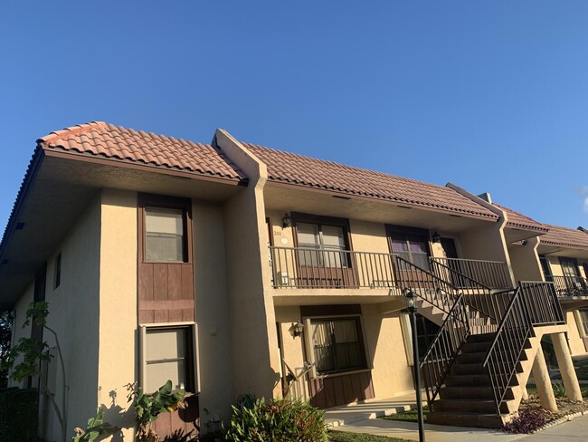 property at 5975 Forest Hill Blvd