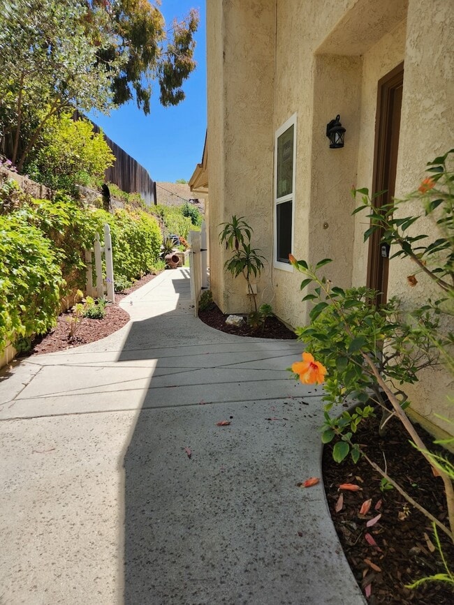 6802 Chapman Pl in Moorpark, CA - Building Photo - Building Photo