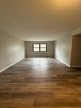 Shoreline Apartments in Erie, PA - Foto de edificio - Building Photo