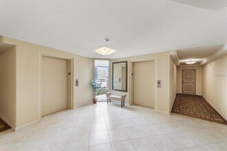 1111 N Gulfstream Ave in Sarasota, FL - Building Photo - Building Photo
