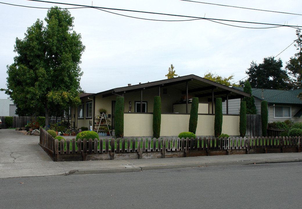 1019 Butte Ct in Santa Rosa, CA - Building Photo