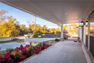 Historic District Gem! 4/3.5 Home Less tha in College Station, TX - Building Photo - Building Photo