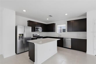33444 Binding Ties Ln in Wesley Chapel, FL - Building Photo - Building Photo