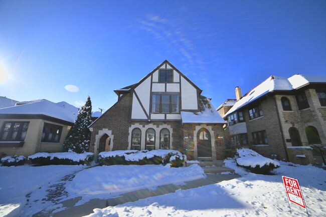 property at 4421 N Cramer St